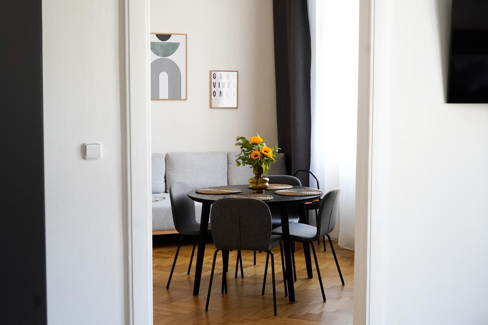Apartment Dusni Superior Прага Экстерьер фото