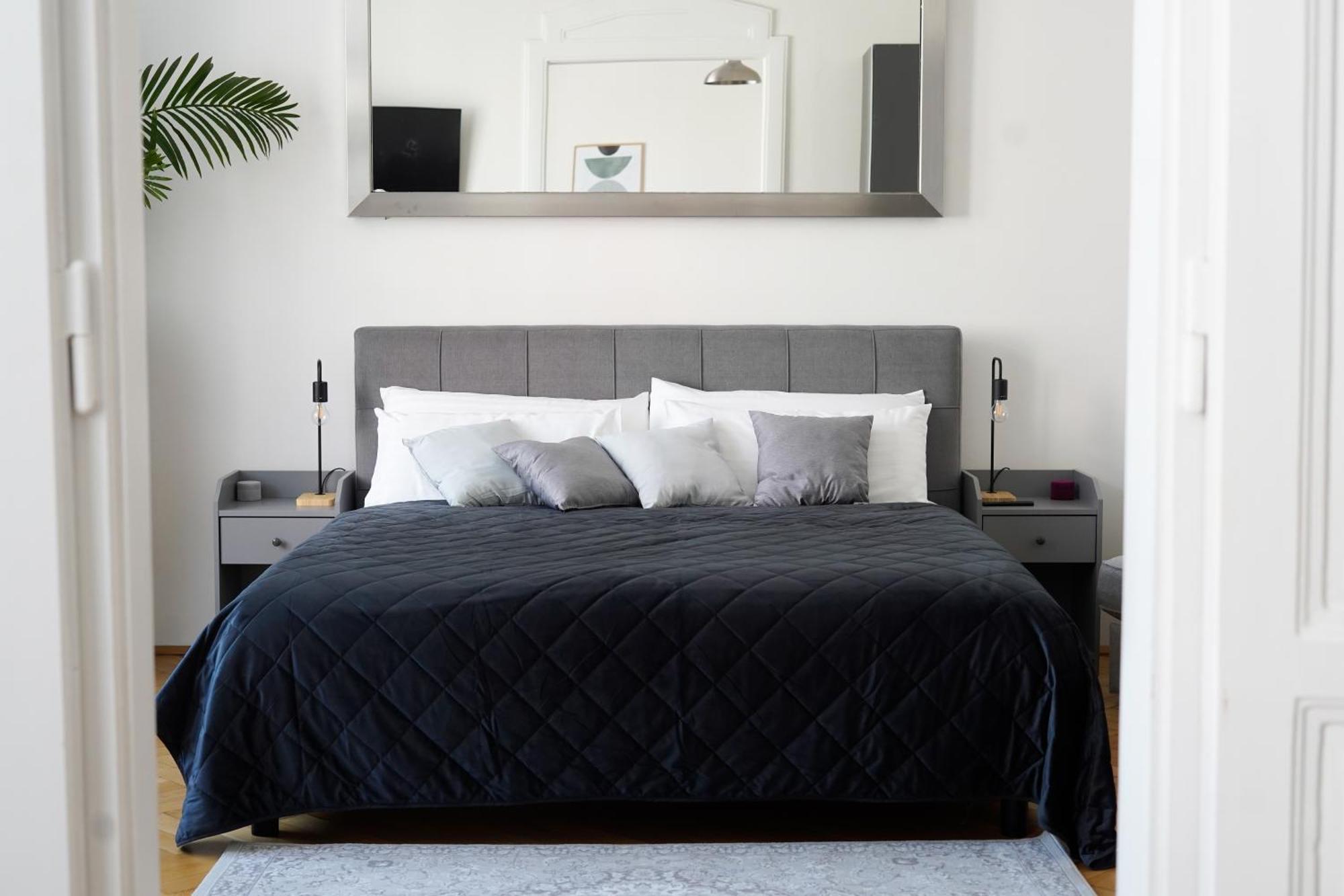 Apartment Dusni Superior Прага Экстерьер фото