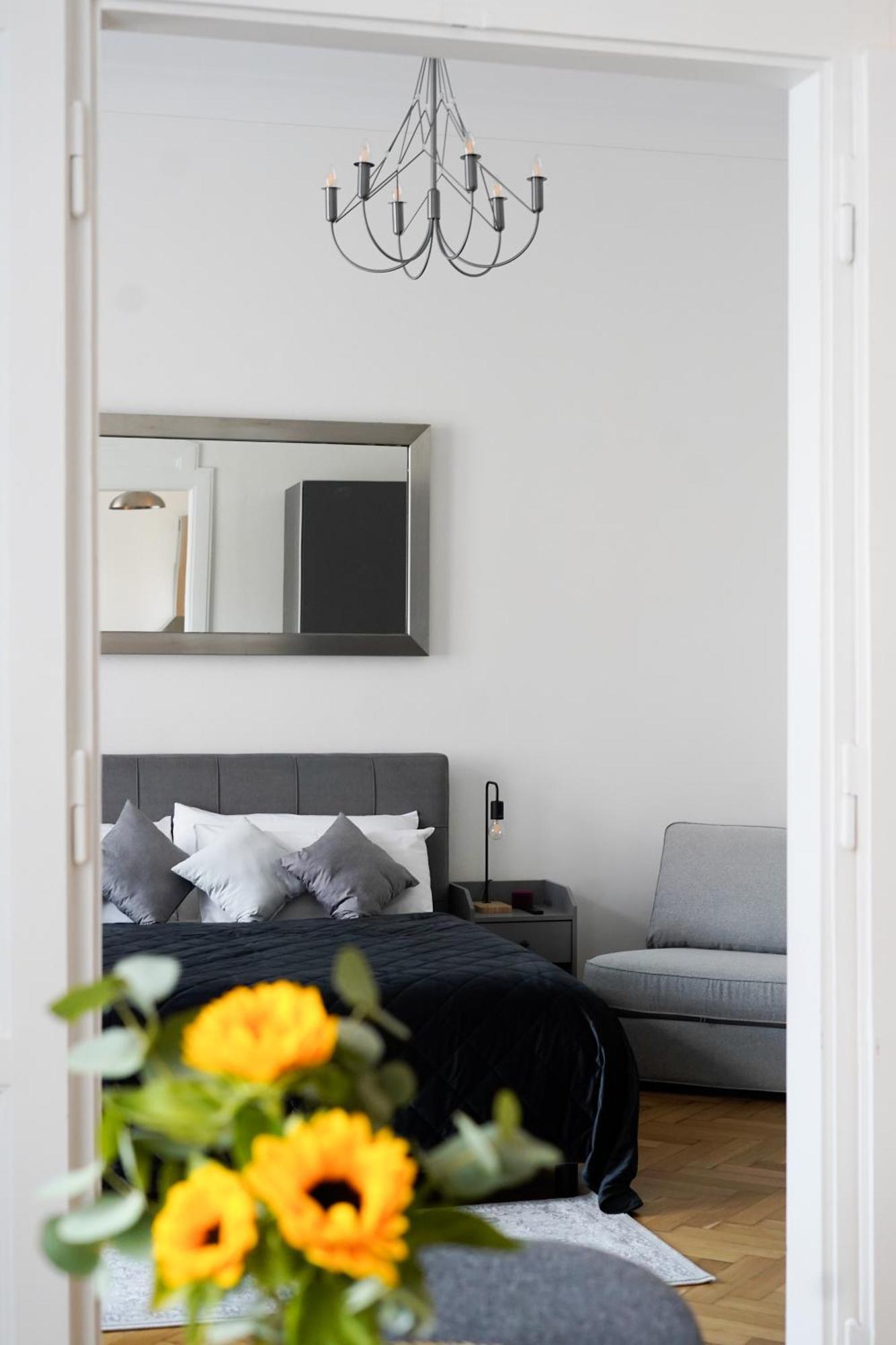 Apartment Dusni Superior Прага Экстерьер фото